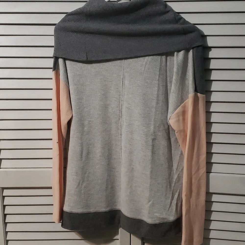 Sueter - Picture 2 of 2